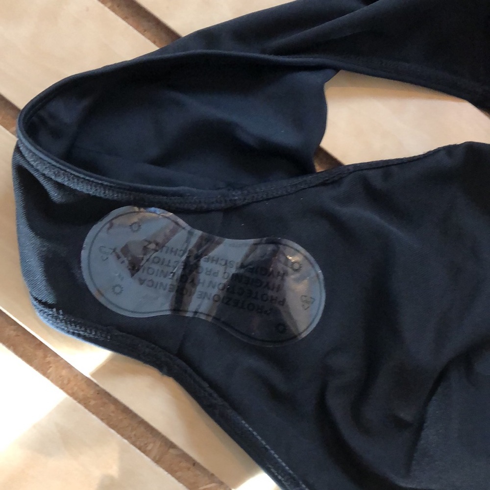 Yonique New with tags, swimsuit bottom, size Large - Picture 4 of 7
